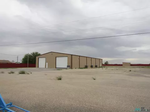 27 W Compress Rd, Artesia, NM 88210