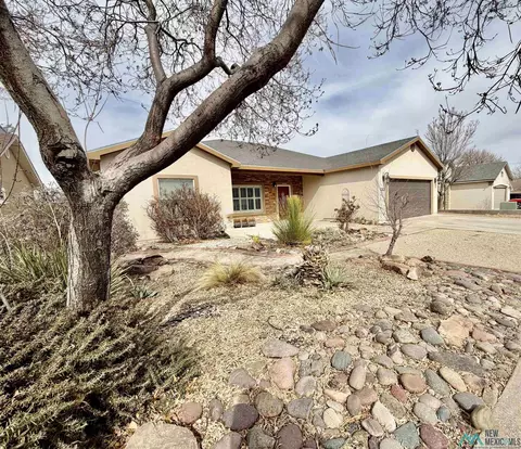 810 Latrobe Dr St, Carlsbad, NM 88220