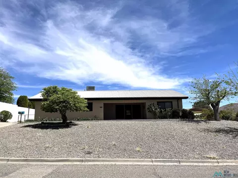 907 Ivy St, Truth Or Consequences, NM 87901