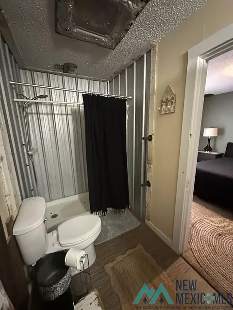 Bath - 2116 N Ross St, Clovis, NM 88101 photo 2 of 4