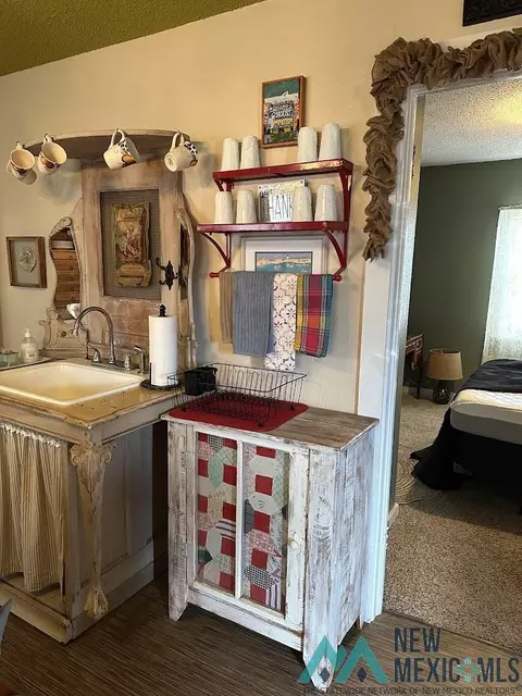 Kitchen - 2116 N Ross St, Clovis, NM 88101 photo 4 of 5