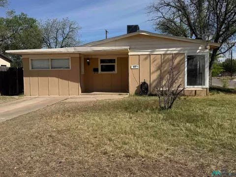 902 W Runyan Ave, Artesia, NM 88210