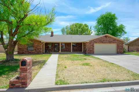 512 E 17th St, Portales, NM 88130