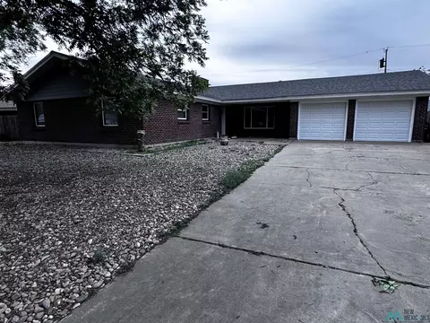 404 Chico Dr, Roswell, NM 88201