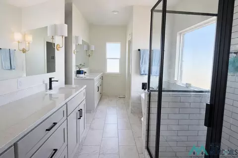 Bath - 120 Abbey Dr, Clovis, NM 88101 photo 1 of 3