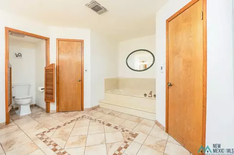 Bath - 1600 St Andrews Dr, Clovis, NM 88101 photo 1 of 11