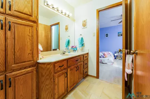Bath - 1600 St Andrews Dr, Clovis, NM 88101 photo 8 of 11