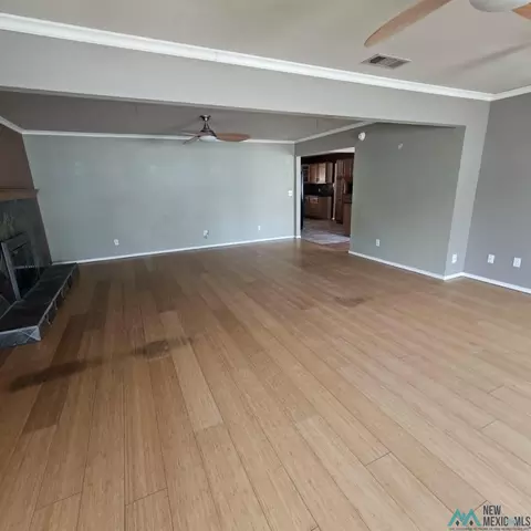 Living - 1624 Jonquil Park Dr, Clovis, NM 88101 photo 2 of 4