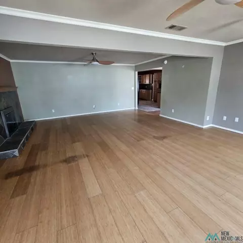 Living - 1624 Jonquil Park Dr, Clovis, NM 88101 photo 3 of 4