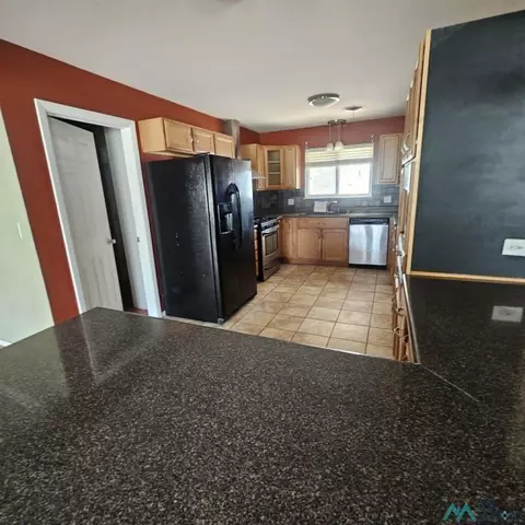 Kitchen - 1624 Jonquil Park Dr, Clovis, NM 88101 photo 5 of 5