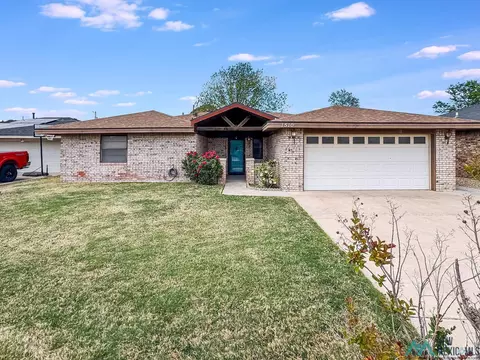 1510 W Caprock St, Hobbs, NM 88240