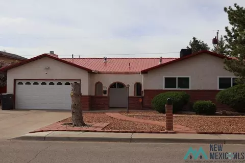 825 Kingman Ave, Grants, NM 87020