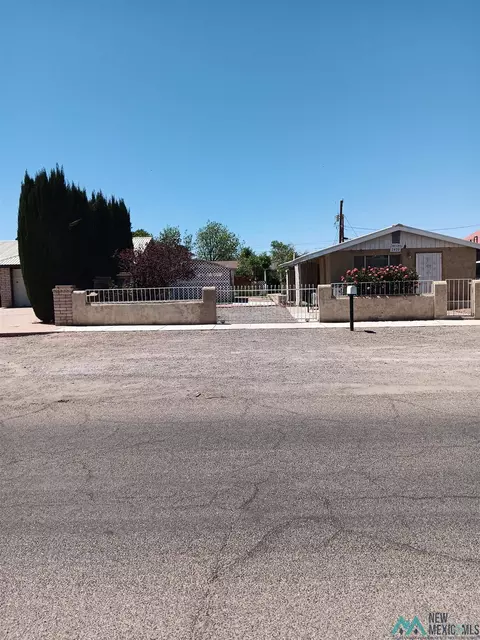 1406 Gold St, Deming, NM 88030