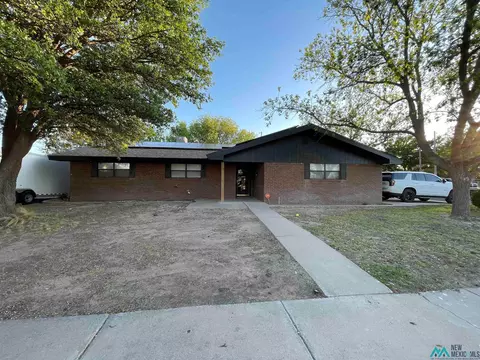 1245 W Cochiti Ave, Hobbs, NM 88240