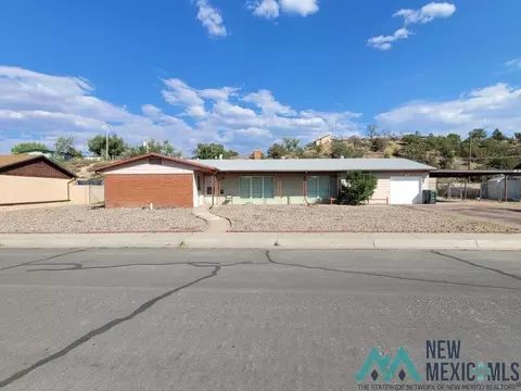 615 Mckee Dr, Gallup, NM 87301