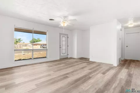 Living - 1821 Gerry Dr, Clovis, NM 88101 photo 2 of 2