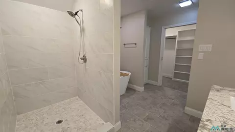 Bath - 413 Diamondhead Dr, Clovis, NM 88101 photo 4 of 5