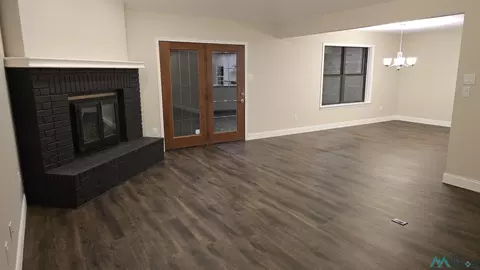 Living - 413 Diamondhead Dr, Clovis, NM 88101 photo 1 of 4