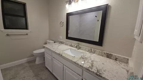 Bath - 413 Diamondhead Dr, Clovis, NM 88101 photo 1 of 5