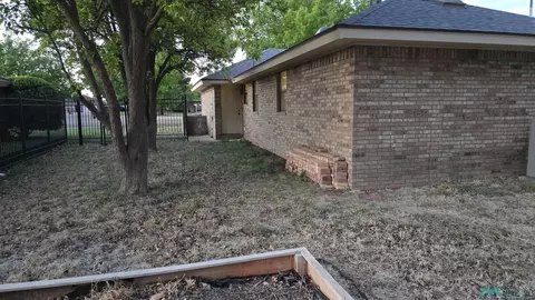 Exterior - 413 Diamondhead Dr, Clovis, NM 88101 photo 3 of 6