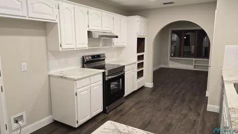 Kitchen - 413 Diamondhead Dr, Clovis, NM 88101 photo 4 of 4
