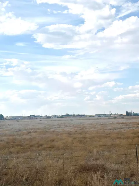 W Pinelodge, Roswell, NM 88201