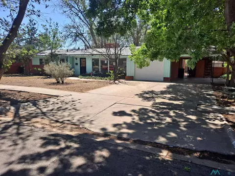 608 W Mccune St, Roswell, NM 88203