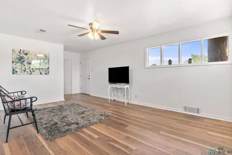 Living - 2520 Sheldon St, Clovis, NM 88101 photo 2 of 3