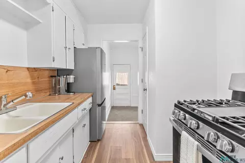 Kitchen - 2520 Sheldon St, Clovis, NM 88101 photo 3 of 3