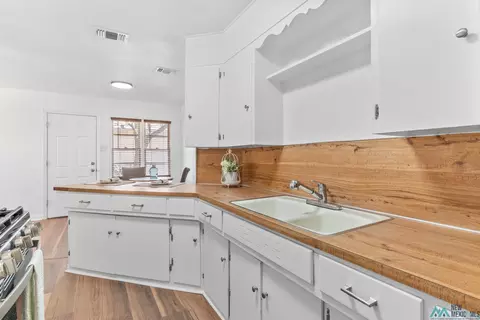 Kitchen - 2520 Sheldon St, Clovis, NM 88101 photo 1 of 3