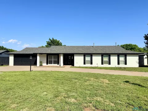 1901 Fairway Ter, Clovis, NM 88101