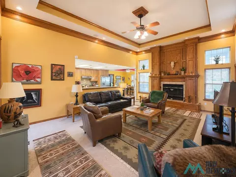 Living - 2304 Fairway Ter, Clovis, NM 88101 photo 2 of 4