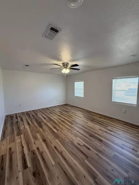 Living - 3121 Mandell Cir, Clovis, NM 88101 photo 3 of 3