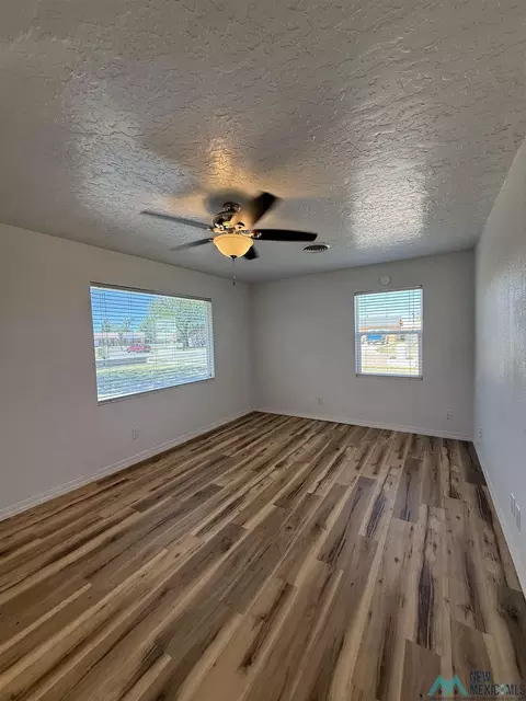 Living - 3121 Mandell Cir, Clovis, NM 88101 photo 2 of 3