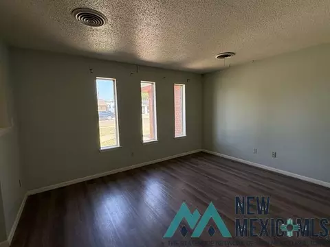 Living - 309 Sunland Dr, Clovis, NM 88101 photo 3 of 4
