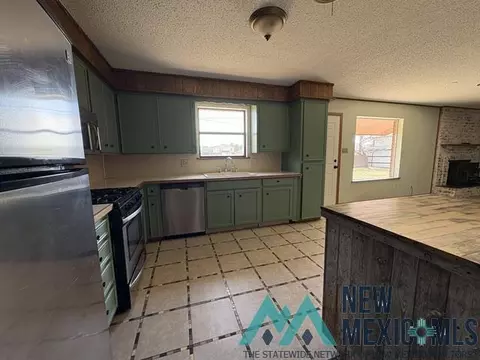 Kitchen - 309 Sunland Dr, Clovis, NM 88101 photo 2 of 2