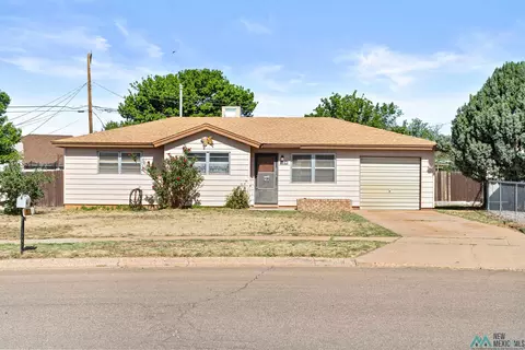 404 Circle Dr, Clovis, NM 88101