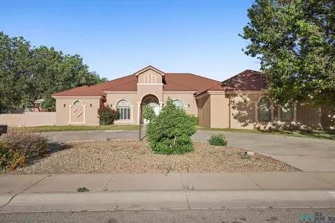 1530 La Vina Cir, Carlsbad, NM 88220