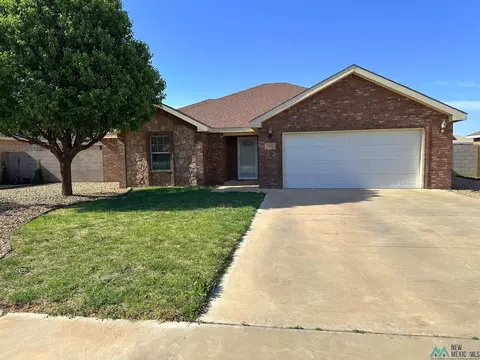 704 Almond Tree Ln, Clovis, NM 88101