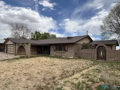 725 Terrace Dr, Las Vegas, NM 87701