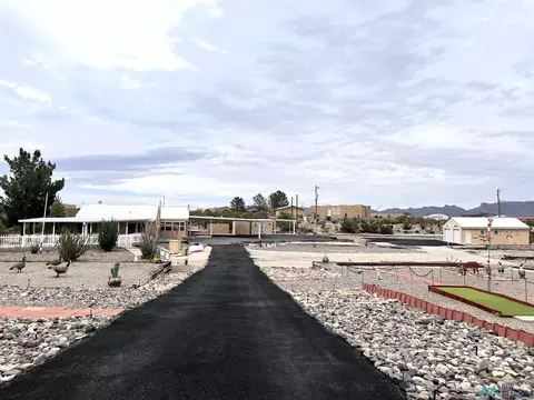 53 Underwood Blvd, Elephant Butte, NM 87935
