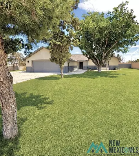 5404 Sioux Rd, Carlsbad, NM 88220