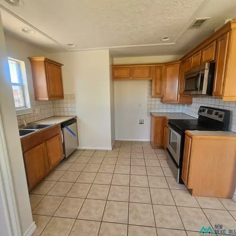 2237 Enloe Dr, Clovis, NM 88101 photo 5