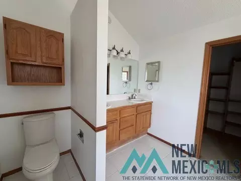 Bath - 213 Wilmington Cir, Clovis, NM 88101 photo 3 of 4