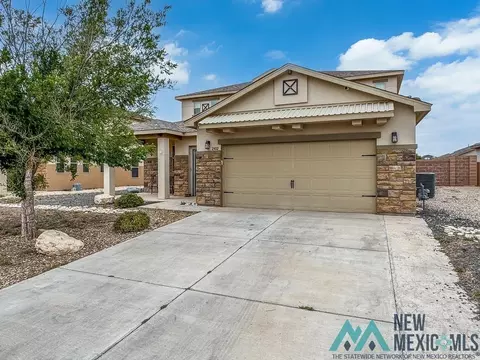 2102 E Parkwood Ave, Hobbs, NM 88240