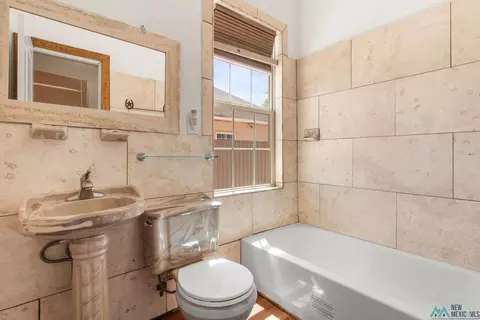Bath - 615 Gidding St, Clovis, NM 88101 photo 5 of 5