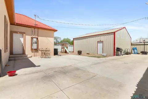 Exterior - 615 Gidding St, Clovis, NM 88101 photo 6 of 7