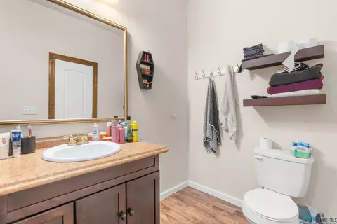 Bath - 615 Gidding St, Clovis, NM 88101 photo 3 of 5