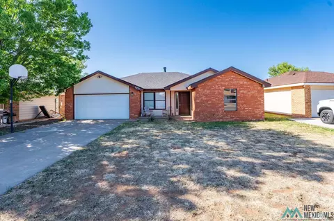 2221 Country Meadows Dr, Clovis, NM 88101