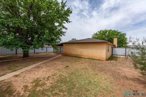 Exterior - 1621 N Lea St, Clovis, NM 88101 photo 9 of 13